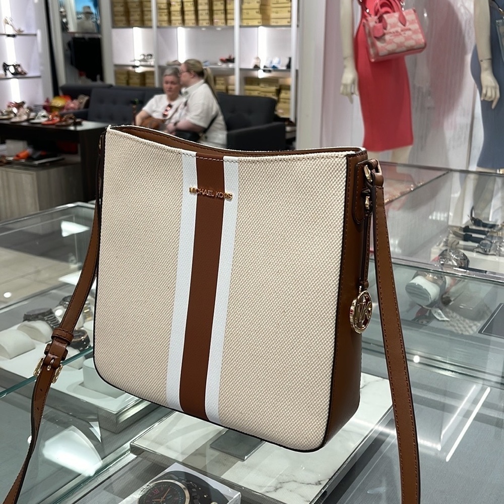 Michael Kors Jet Set Travel Large Messenger Bag (Luggage) 35S3GTVM3C
NWT - Picture 2 of 16